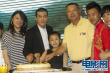 楊子女兒首度亮相 黃圣依避免被指炒作而缺席