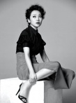 闫妮时尚写真大片风格百变 尽展冷艳女王气质