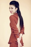 黃奕時尚封面性感多變 多款造型展浪漫俠女風(fēng)
