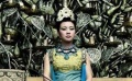 闫妮《画壁》造型霸气逼人 《夺命金》入围威尼斯