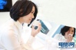 袁詠儀任亮相某品牌活動 一襲白衣展露知性溫婉