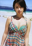 深田恭子拍短發(fā)寫真 夏日清涼裝扮大秀豐胸