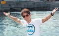 李克勤与唱片公司正式续约 滑浪板签约别出心裁