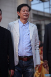导演陈国星领队出场 《第一书记》主创亮相