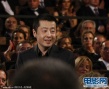 中国名导贾樟柯红毯受追捧 挥手致意异国粉丝