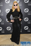 麦当娜黑超黑裙尽展大姐大酷 助阵女性电影奖