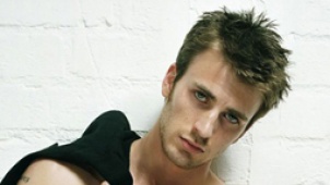 “美国队长”埃文斯专访 为导演变“瘾君子”律师