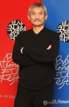 徐克導(dǎo)演亮相釜山談3D 被授予亞洲電影人大獎(jiǎng)