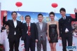 《第一大總統(tǒng)》劇組全體亮相 劉勁熱情揮手致意