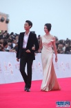 舞蹈演員李倩、孫悅聯(lián)袂亮相 翩然而至顯風(fēng)度