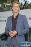 亚历山大·斐林出席东京影节 微笑迷人展亲和力