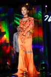 玄英、河莉秀女神姿態(tài)性感走秀 李京實(shí)胸器傲人