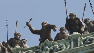 《猩球崛起》中文片段 “人猩大战”全面展开