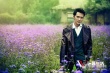 馮紹峰再登封面 身臨花海演繹秋日游園驚夢(mèng)