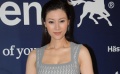 李嘉欣俏皮短裙變身“鄰家妹” 自曝與老公分床睡