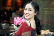 霍思燕紐約街頭變美妝達(dá)人 笑靨如花小秀香肩