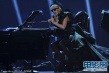 LadyGaGa豪放車旁表演 爆乳摟設(shè)計師香艷誘惑