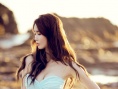 李多海性感出镜展事业线 香肩美腿尽显熟女魅惑