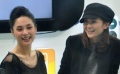 Twins透明影棚与粉丝亲密互动 阿娇上演皮裤诱惑