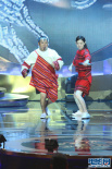 曾志偉、曾寶儀父女檔主持 出場服裝個性搶眼
