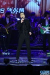 蕭敬騰演唱《榮耀王后》等經(jīng)典歌曲 現(xiàn)場(chǎng)掀高潮