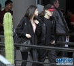 小天王比伯與女友穿情侶裝亮相 金童玉女顯甜蜜