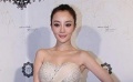 李小璐透视短裙惊艳亮相 董璇后台策划集体婚礼