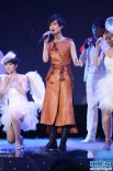 李宇春深情獻(xiàn)唱助慈善拍賣 歌聲演繹愛心情懷
