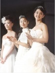 忽那汐里首次披上新娘婚纱 笑称不习惯穿紧身裙