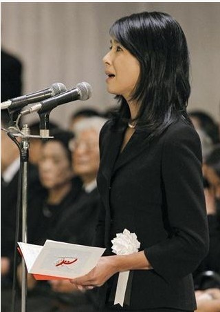 已故导演森田芳光告别式北川景子素颜失态痛哭 日韩 其他 电影网 1905 Com