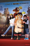 徐若瑄配音《穿靴子的猫》挑战男声 欲40岁结婚
