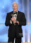 克里斯托弗·普盧默興奮捧杯 老戲骨成最佳男配