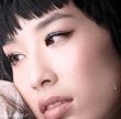 黃圣依黑紗蓬蓬裙拍寫真 流淚露美背我見猶憐