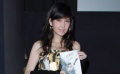 周慧敏低胸裙裝慶入行25周年 傾力打造演唱會DVD