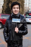 “小赵孤”赵文浩现身北电 镜头前尽显害羞一面