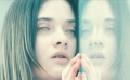 《迷幻黑彩虹》中文預(yù)告 科學(xué)狂人濫行少女改造術(shù)