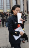 明星政委開兩會 宋祖英颯爽倪萍親和張藝謀嚴肅