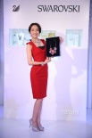 佟麗婭出席時尚活動 紅裙秀好身材盡顯嫵媚動人