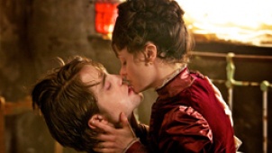 帕丁森《漂亮朋友》骗财骗色 不择手段玩转女人心