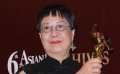 独家直击许鞍华获终身成就奖 观众起立鼓掌致敬
