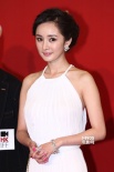 杨千嬅7个月大肚亮相香港 杨幂、Miumiu拼性感