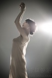 陈数曝性感写真 聚光灯下朦胧薄纱彰显傲人曲线