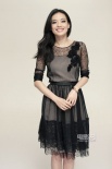 舒淇蕾丝黑裙装拍写真 扮独耳米奇公主笑容甜美