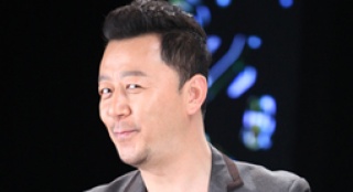郭濤被“毀容”變犀利瘋爹 腦門畫地圖老謀深算