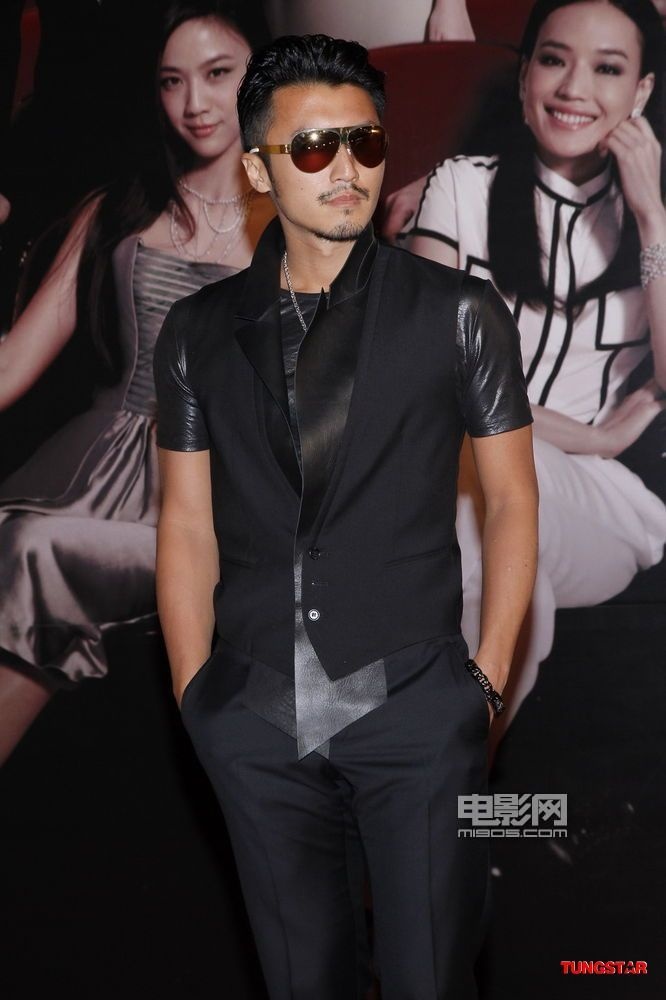 谢霆锋戴金属边框酷劲儿足 凭"少林寺"获提名