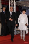 凭“窃听2”入围最佳男配角 曾江携妻恩爱亮相