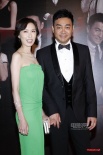刘青云携爱妻甜蜜亮相 郭蔼明翠绿礼服亮翻全场