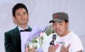 黃曉明當(dāng)記者“笑而不語” 熱心影迷上臺(tái)“要賬”