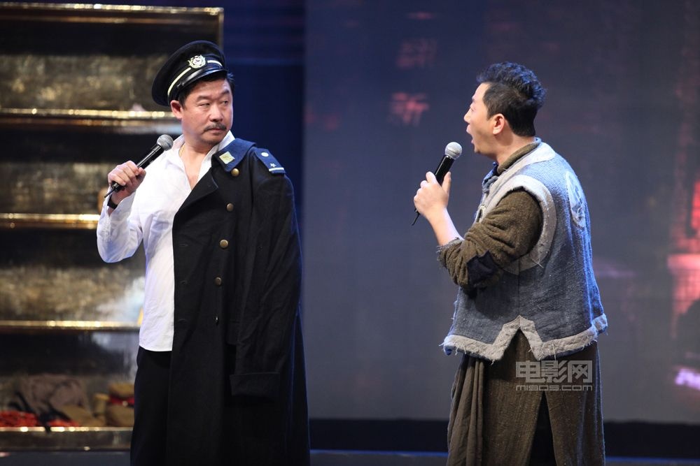 他与"黄金"中的主演—郭涛,黄渤"道哥"刘桦演技,三位不仅创意无限