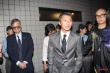 谢霆锋穿西装笔挺现身校园 否认与杨幂相恋传闻